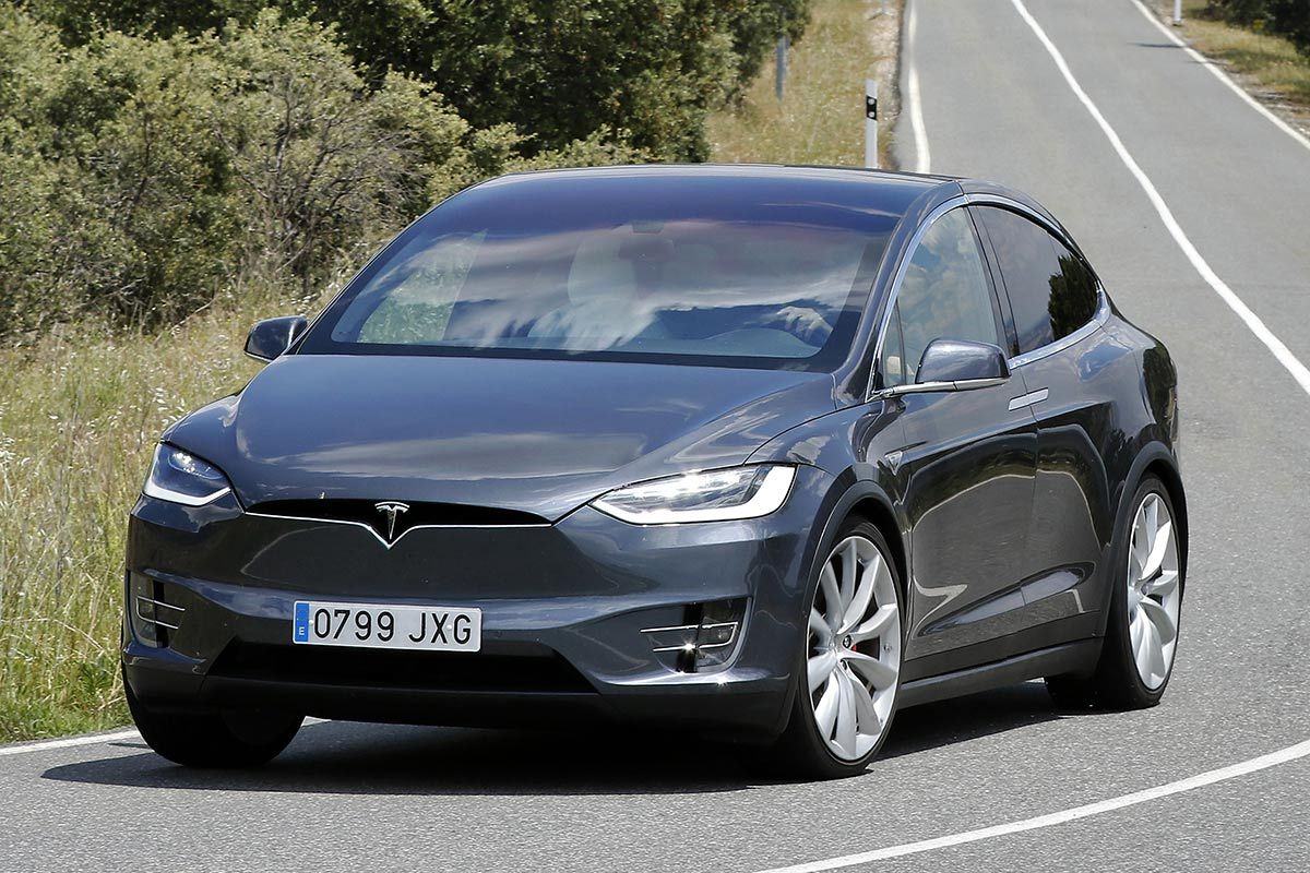 Model X (2016 - Heute)